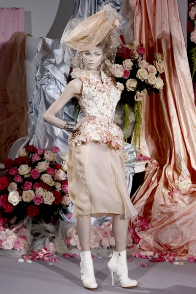 Look 13